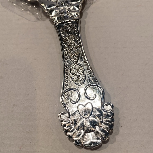 NWT Bundle of 2 Silvertone Hand Mirrors - Picture 3 of 5